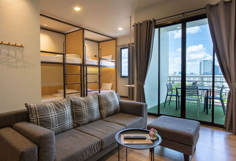 Quarto Estandar com Beliche, The Royal River
