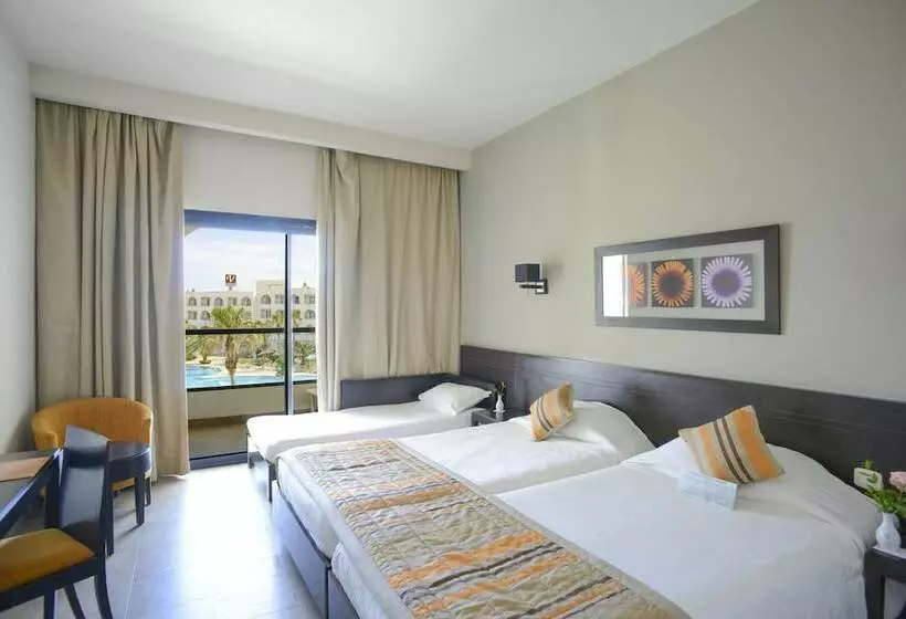 اتاق استاندارد سه نفره, Nozha Beach Resort & Spa