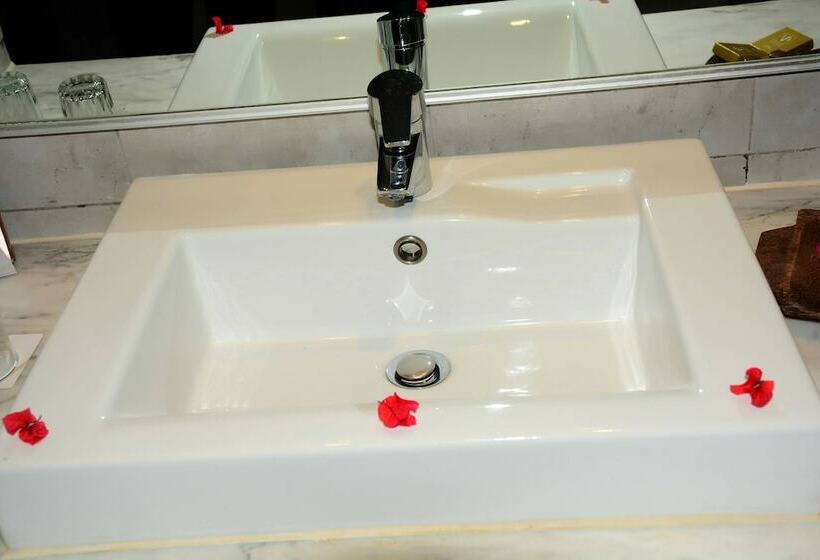 חדר סטנדרט לשלושה, Nozha Beach Resort & Spa