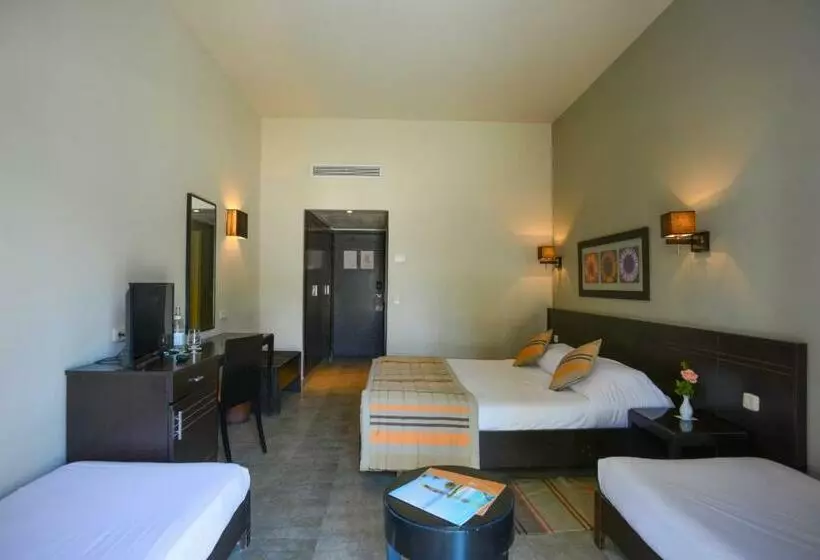 اتاق خانوادگی, Nozha Beach Resort & Spa