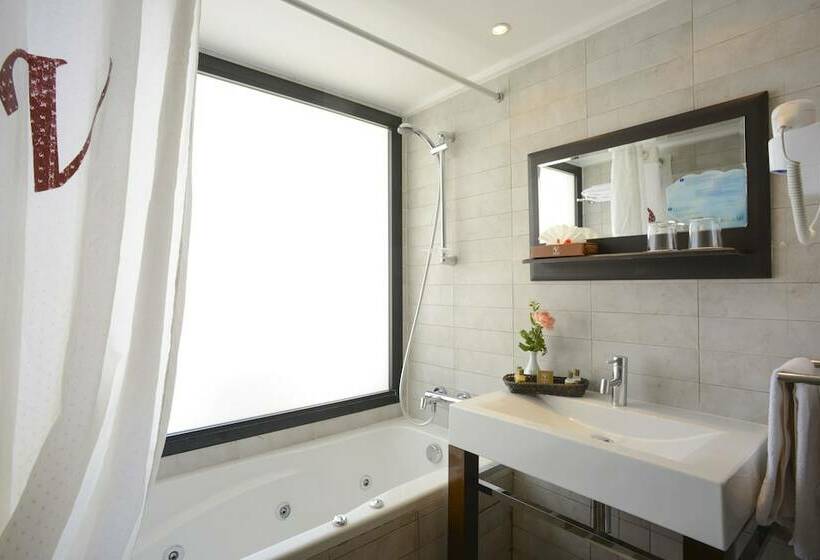 Triple Room Sea View, Nozha Beach Resort & Spa