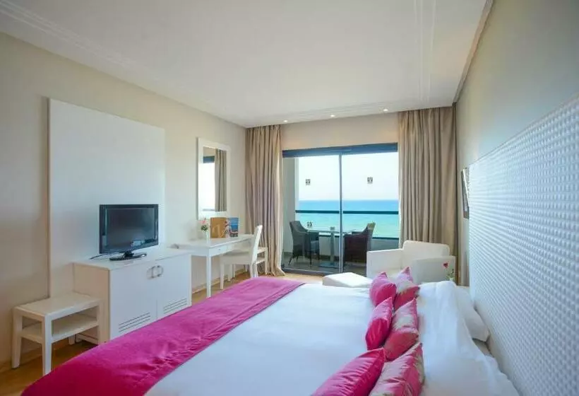 سوییت جونیور با چشم‌انداز دریا, Nozha Beach Resort & Spa