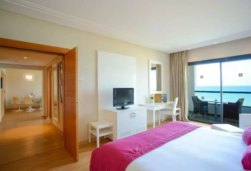 سوییت جونیور با چشم‌انداز دریا, Nozha Beach Resort & Spa
