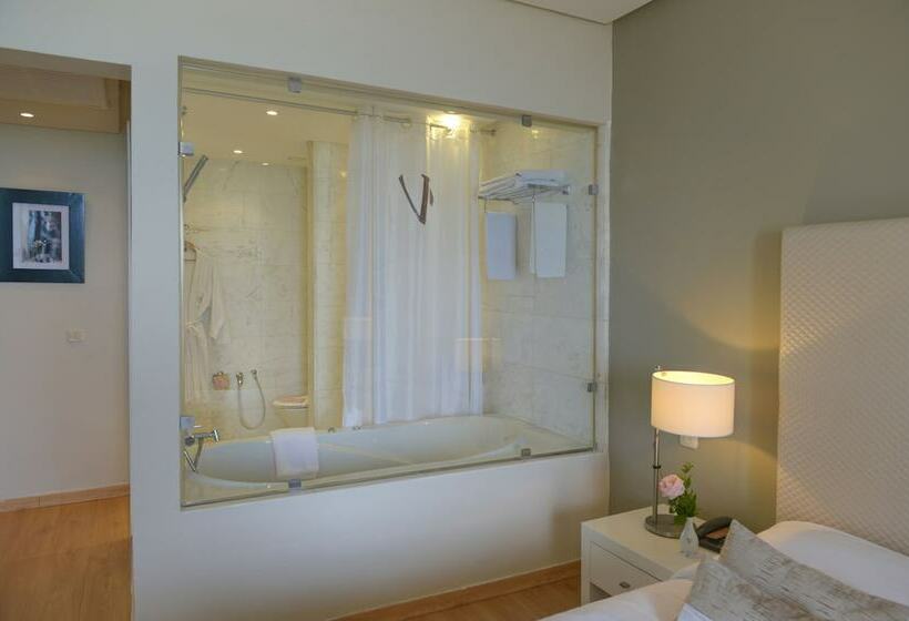 סוויטת ג'וניור נוף לים, Nozha Beach Resort & Spa