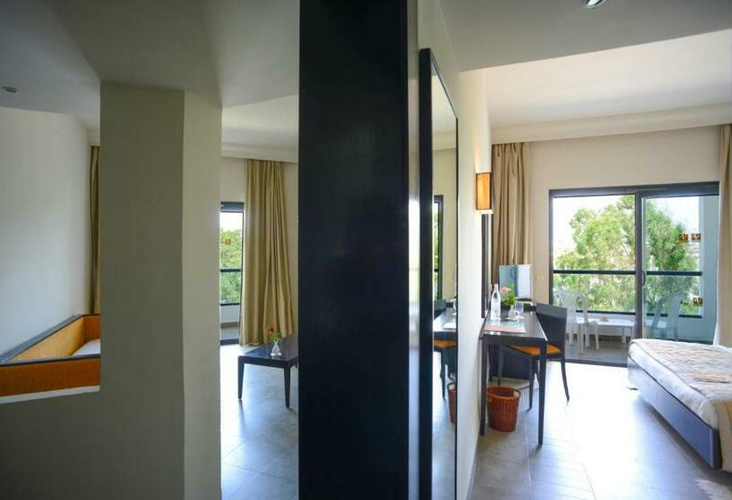 חדר משפחתי נוף לים, Nozha Beach Resort & Spa