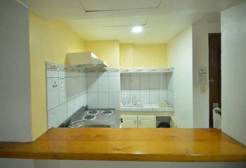 غرفة عائلية, Novo Hotel & Suite