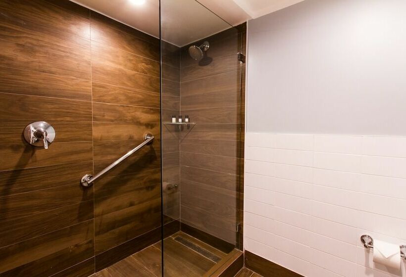 غرفة قياسية سرير مزدوج مطلة على المدينة, Banana Bay Resort & Marina