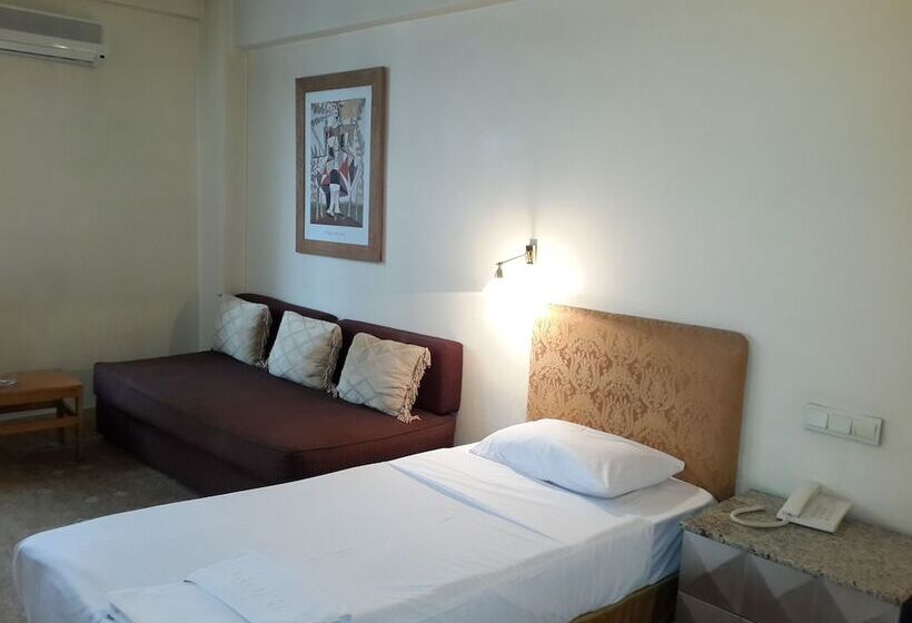 标准三人间, Edirne Park