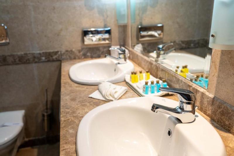 اتاق استاندارد با چشم‌انداز باغ, Aracan Eatabe Luxor