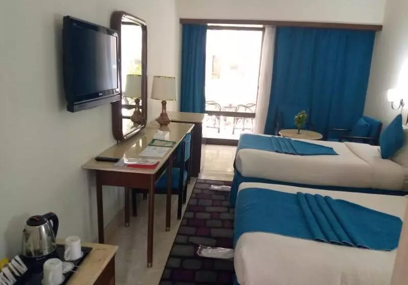 اتاق استاندارد با چشمانداز باغ, Aracan Eatabe Luxor
