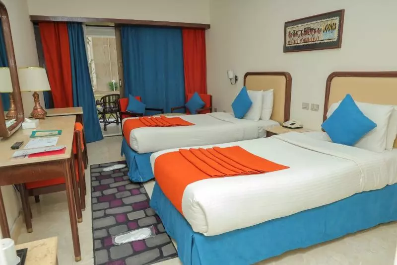 اتاق استاندارد با چشمانداز باغ, Aracan Eatabe Luxor