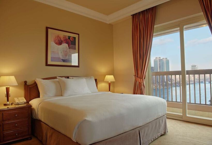 اتاق لوکس با تخت بزرگ, Hilton Cairo Zamalek Residences