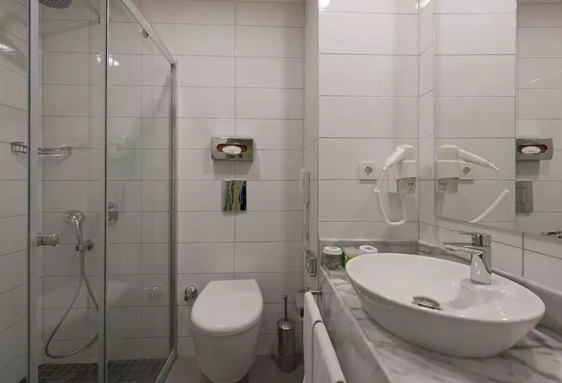 Standard Yhden Hengen Huone, Kaptan