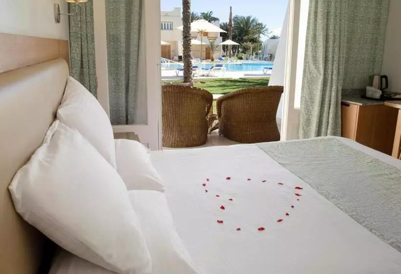 اتاق استاندارد با چشم‌انداز استخر, Dahab Lagoon Club & Resort Ex Tirana Dahab