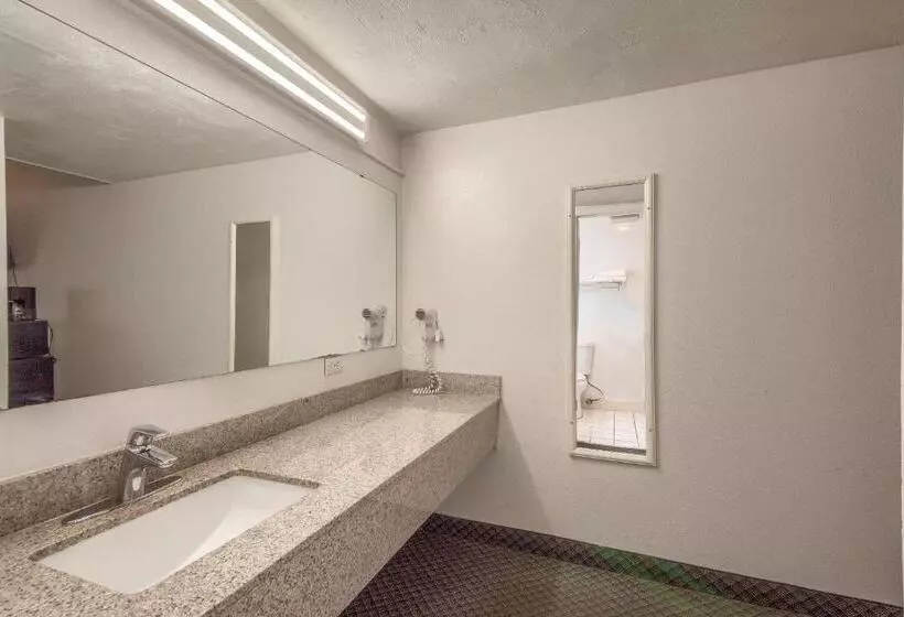 ベーシックトリプルルーム, Americas Best Value Inn Uvalde
