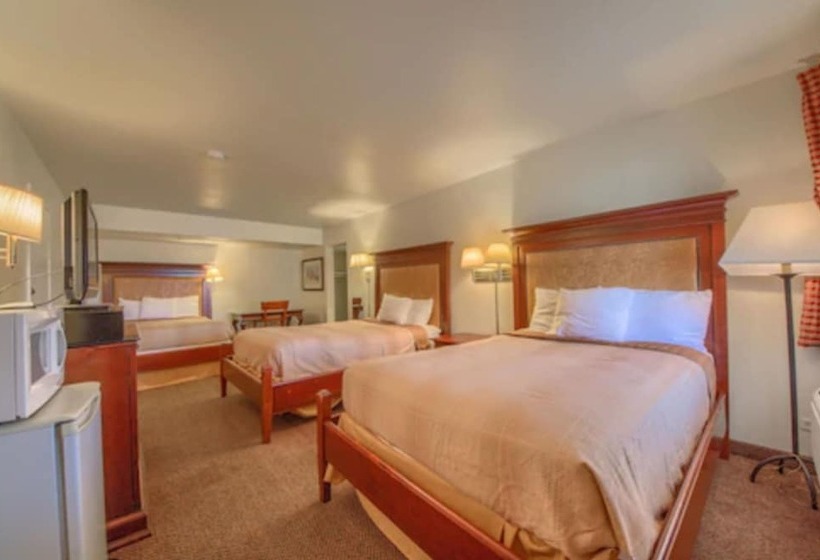 Номер Стандарт 2 Двуспальные Кровати, Americas Best Value Inn Uvalde