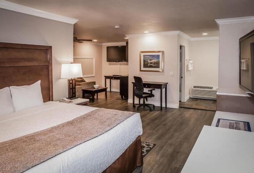 キングサイズベッドのスイートルーム, Best Western Bishop Lodge