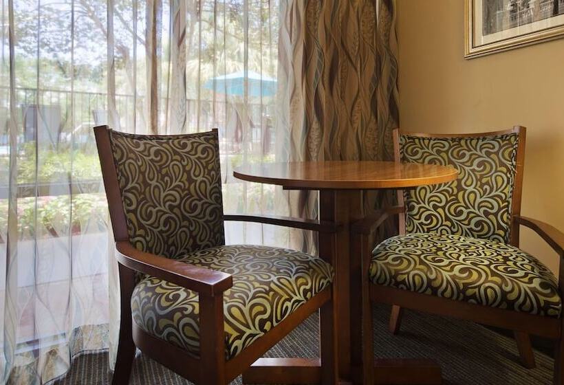 2ダブルベッドのスタンダードルーム, Best Western Charleston Inn