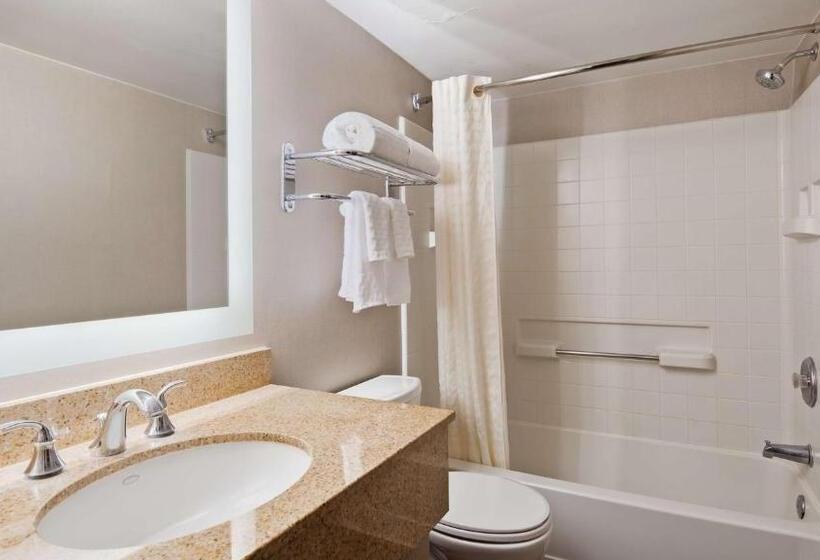 جناح, Best Western La Plata Inn