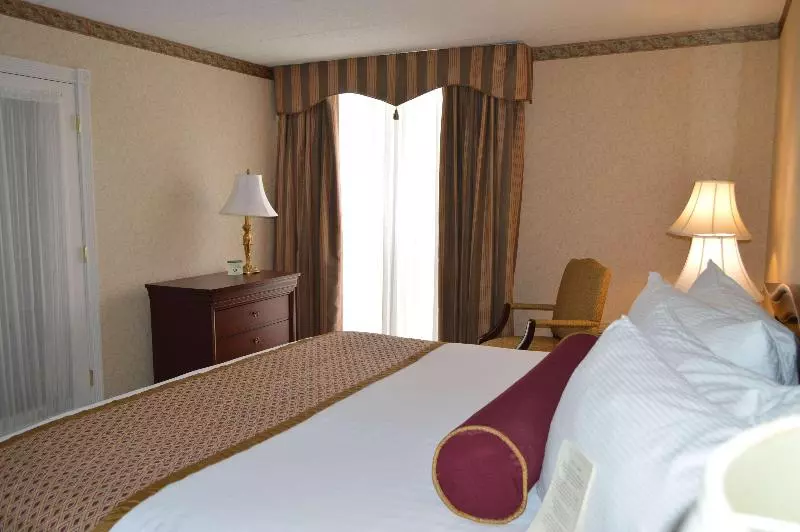 キングサイズベッドのスイートルーム, Best Western Plus Wilkes Barre Center City