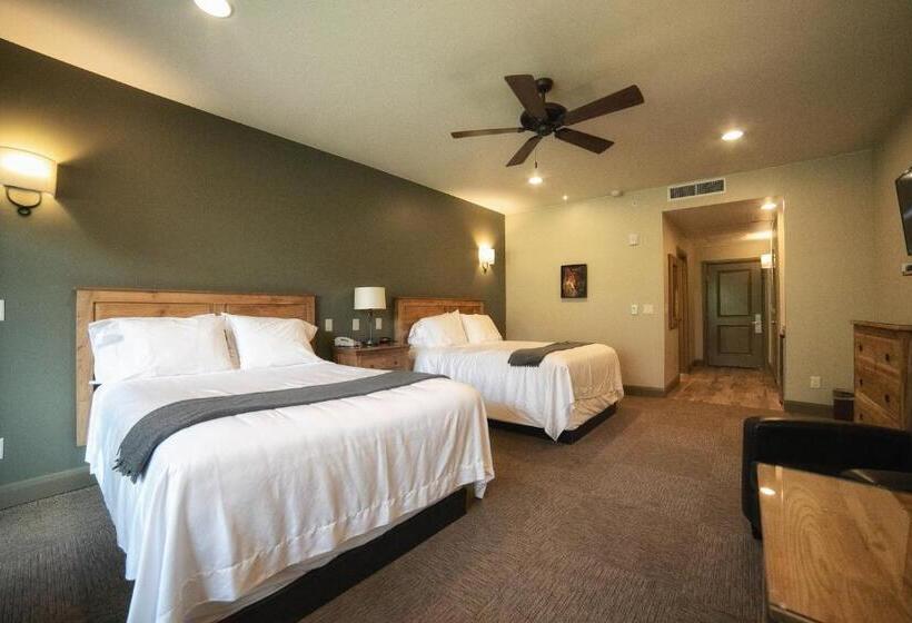 غرفة ديلوكس, Driftwood Lodge