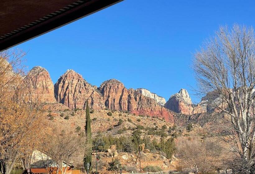 غرفة قياسية سرير كينج, Driftwood Lodge