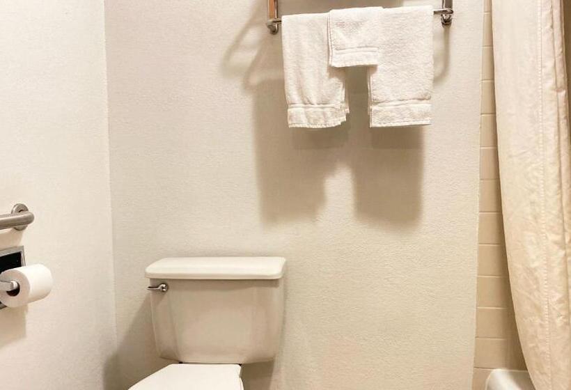 חדר סטנדרט, Magnuson Copper Crown