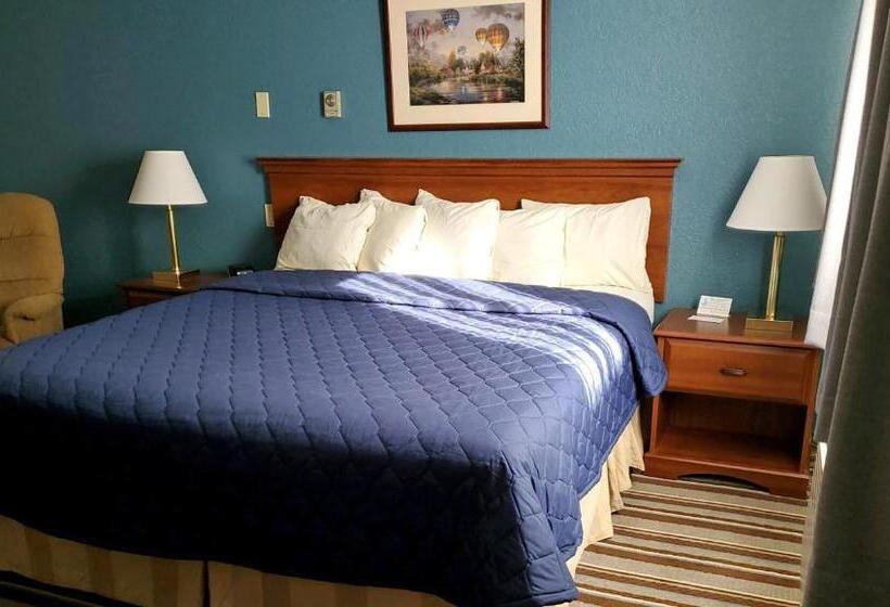 חדר סטנדרט עם מיטת קינג, Magnuson Copper Crown