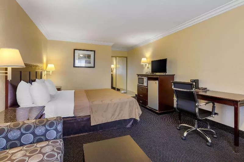 اتاق استاندارد با تخت بزرگ, Quality Inn Lomita Los Angeles South Bay