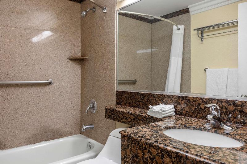 غرفة قياسية سرير كينج, Quality Inn Lomita Los Angeles South Bay