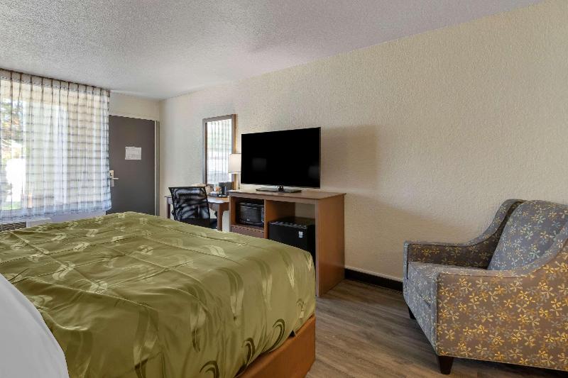 스탠다드 룸 킹사이즈 침대, Quality Inn Saint Petersburg Northtampa Bay