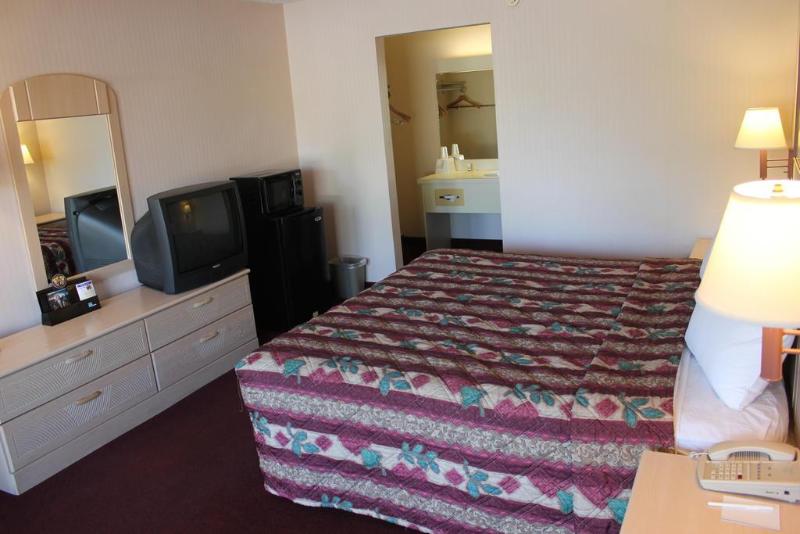 스탠다드 룸 킹사이즈 침대, Quality Inn Saint Petersburg Northtampa Bay