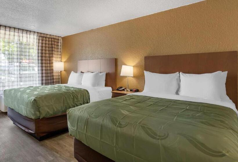 장애인을 위한 스탠다드 룸, Quality Inn Saint Petersburg Northtampa Bay