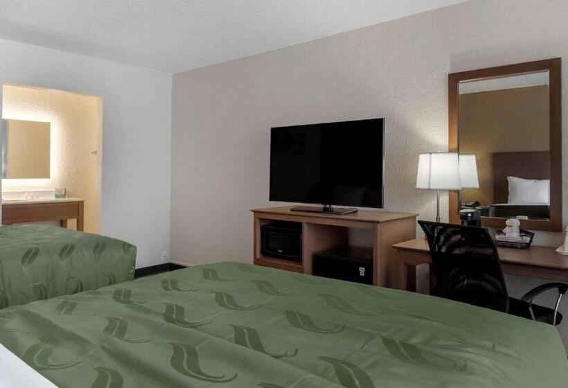 장애인을 위한 스탠다드 룸, Quality Inn Saint Petersburg Northtampa Bay