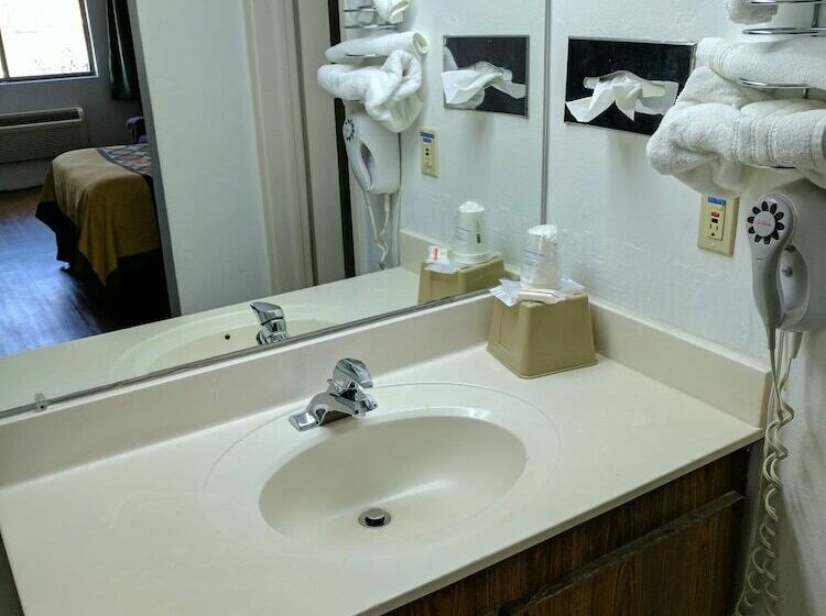 غرفة ديلوكس, Sprucewood Inn