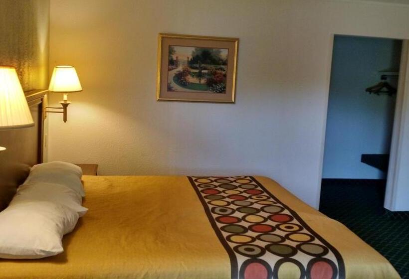 غرفة قياسية سرير كينج, Sprucewood Inn