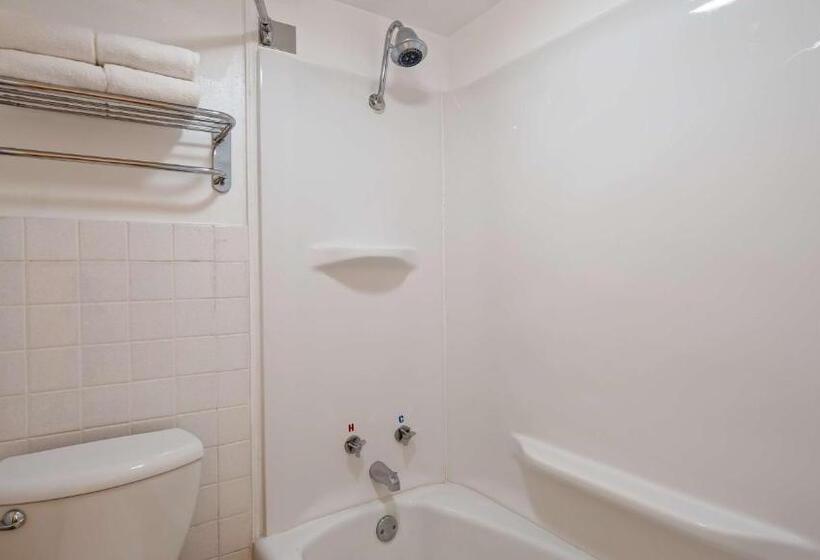 Номер Стандарт 2 Двуспальные Кровати, Sturgis Lodge And Suites