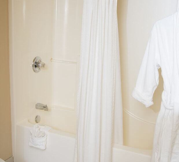 غرفة قياسية سرير كينج, The Landing