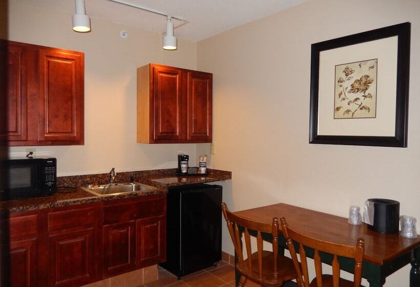 스위트, The Hotel Saratoga, Ascend Hotel Collection