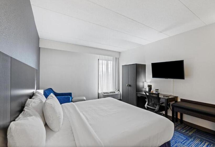 带大床的标准间, Allentown Park Hotel, Ascend Hotel Collection