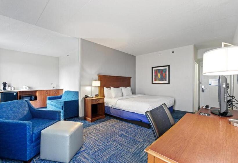 キングサイズベッドのスイートルーム, Allentown Park Hotel, Ascend Hotel Collection