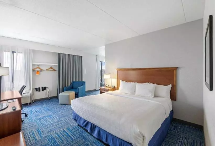 سوئیت با تخت بزرگ, Allentown Park Hotel, Ascend Hotel Collection
