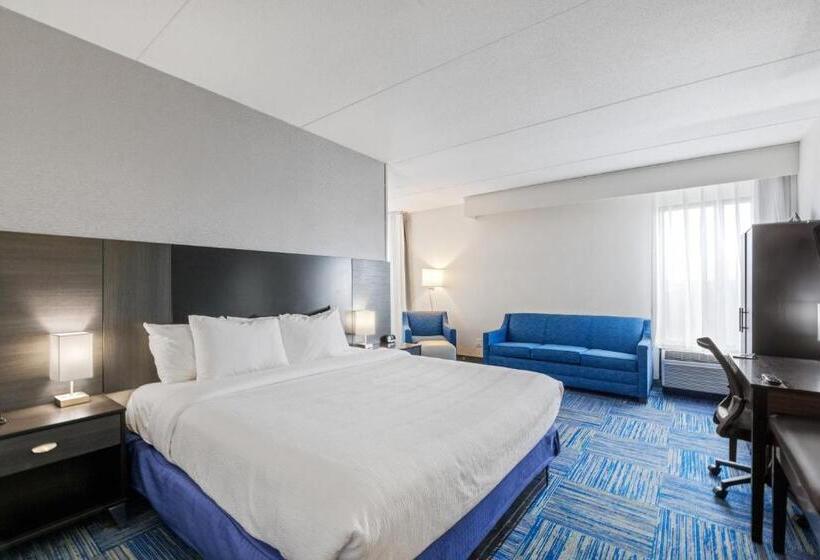 带大床的套房, Allentown Park Hotel, Ascend Hotel Collection