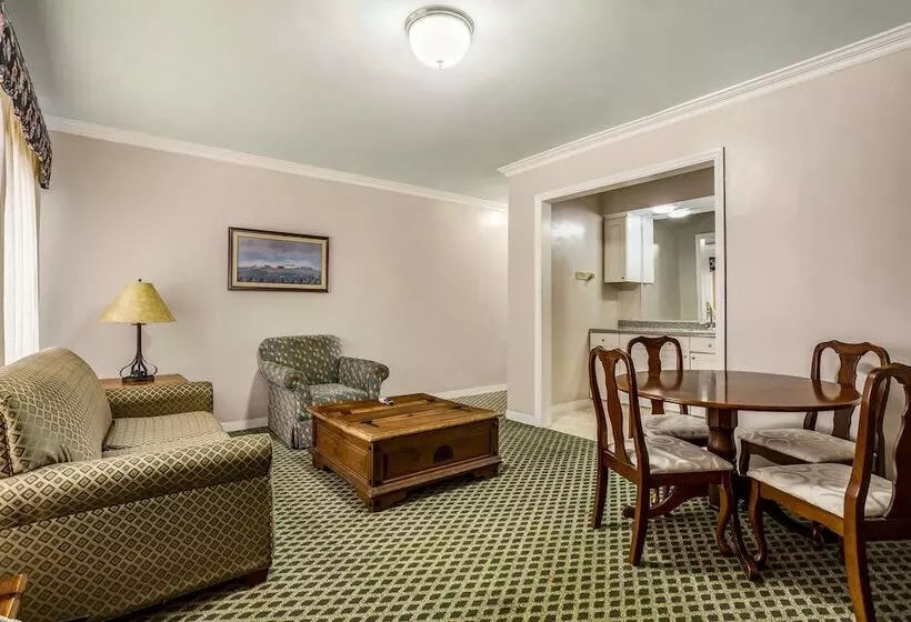 スイート, Americas Best Value Inn Historic Clewiston Inn