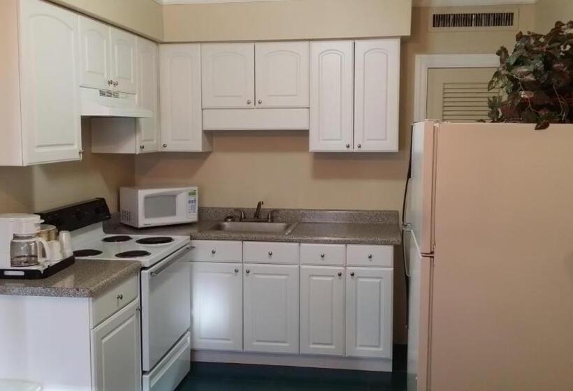 شقة غرفتين, Americas Best Value Inn Historic Clewiston Inn