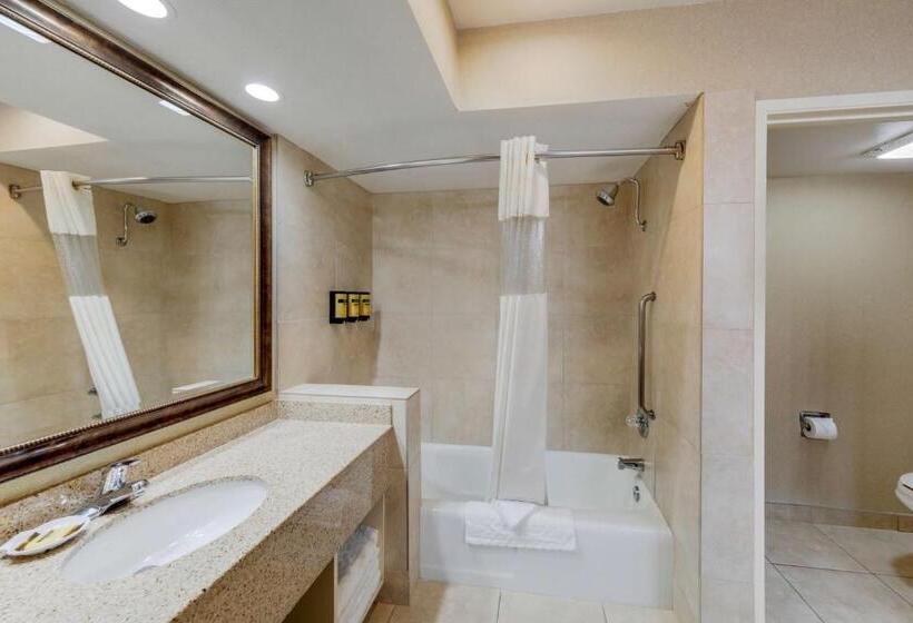 جناح, Best Western Plus Big America