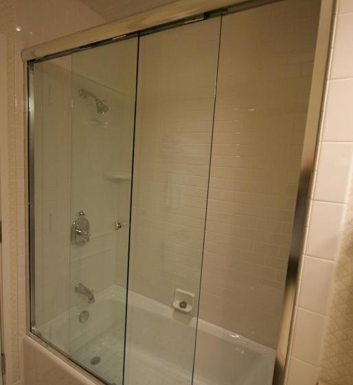 キングサイズベッドのスタンダードルーム, Capital