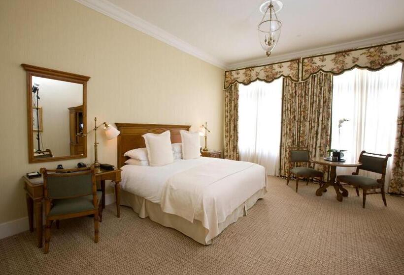 キングサイズベッドのデラックスルーム, Capital