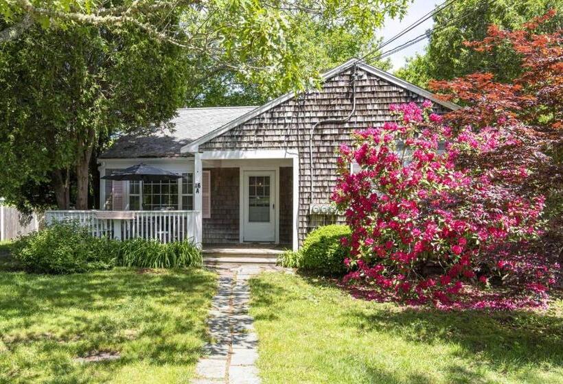 خانه 1 خوابه, Captain Gosnold Village