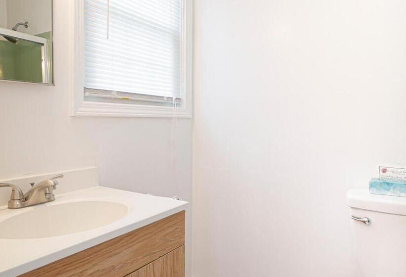 خانه 2 خوابه, Captain Gosnold Village